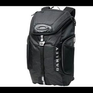 Oakley Authentic Black Link Pack Backpack - NWT